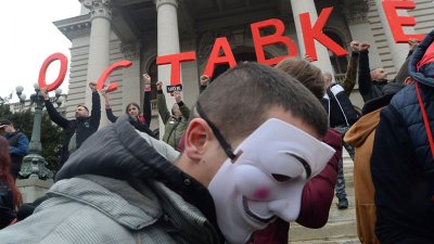 «Это агония»: сербская оппозиция снова «выстрелила себе в ногу»