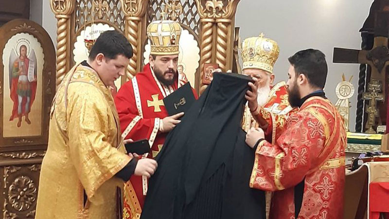Непризнанная Черногорская церковь удостоила сана «священнослужителя» алкоголика и атеиста