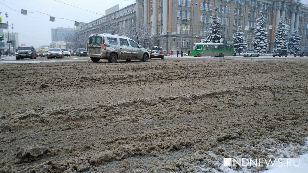 Более 50 ДТП случилось сегодня утром в заснеженном Екатеринбурге