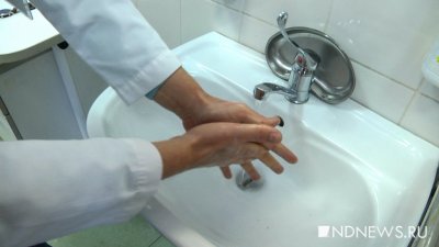 «По часовой стрелке или против?» – врачи учат отмывать руки от коронавируса (ВИДЕО)
