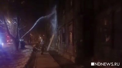 На Уралмаше снова горят дома – жители каждую ночь опасаются поджогов (ВИДЕО)