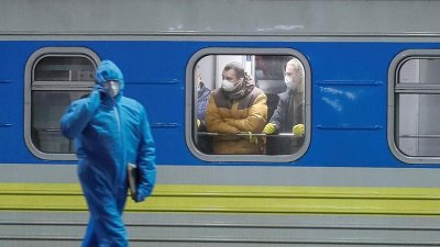 Из Москвы в Киев спецпоездом доставили 800 украинцев