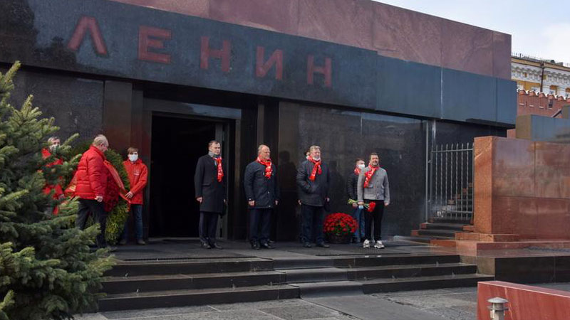 Даже Ленин запретил бы выходить коммунистам на публичное мероприятие в период карантина 690190_b