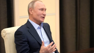 Деньги на зарплаты, отсрочки по налогам, доплаты как для медиков – Путин анонсировал меры поддержки НКО и волонтеров