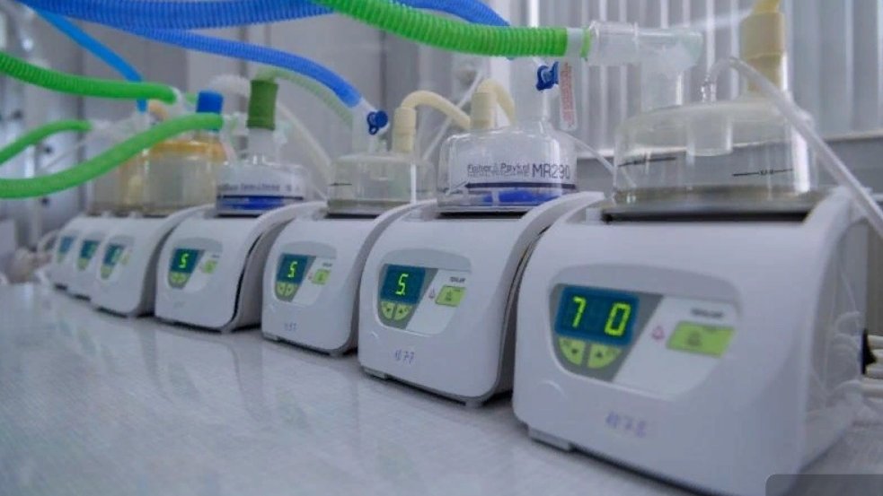 Уральский производитель аппаратов ИВЛ возобновил поставки «Авента М» в больницы