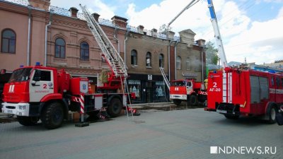 Ранг пожара на Вайнера повышен: улица Попова забита спецтехникой (ФОТО, ВИДЕО)