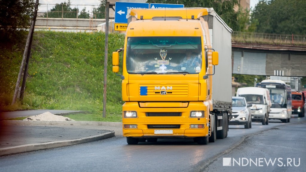 На уральских трассах вводят запрет для грузовиков