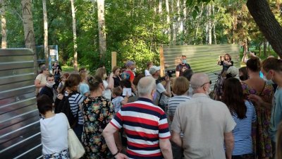 Активисты собирают подписи, чтобы приостановить реконструкцию парка за Дворцом молодежи (ФОТО)