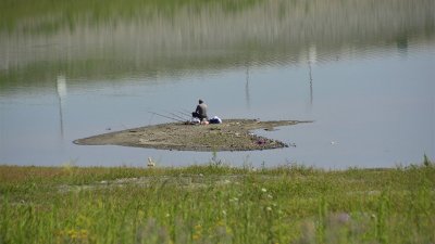 Дожди не помогли: жара обнажила «сердце» Симферопольского водохранилища (ФОТО)