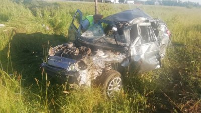 В Белоярском районе легковушка вылетела с дороги: двое погибли (ФОТО)