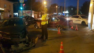 На Уралмаше в ДТП пострадали трое