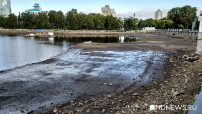 В Екатеринбурге осушили Городской пруд для продолжения реконструкции Макаровского моста (ФОТО)