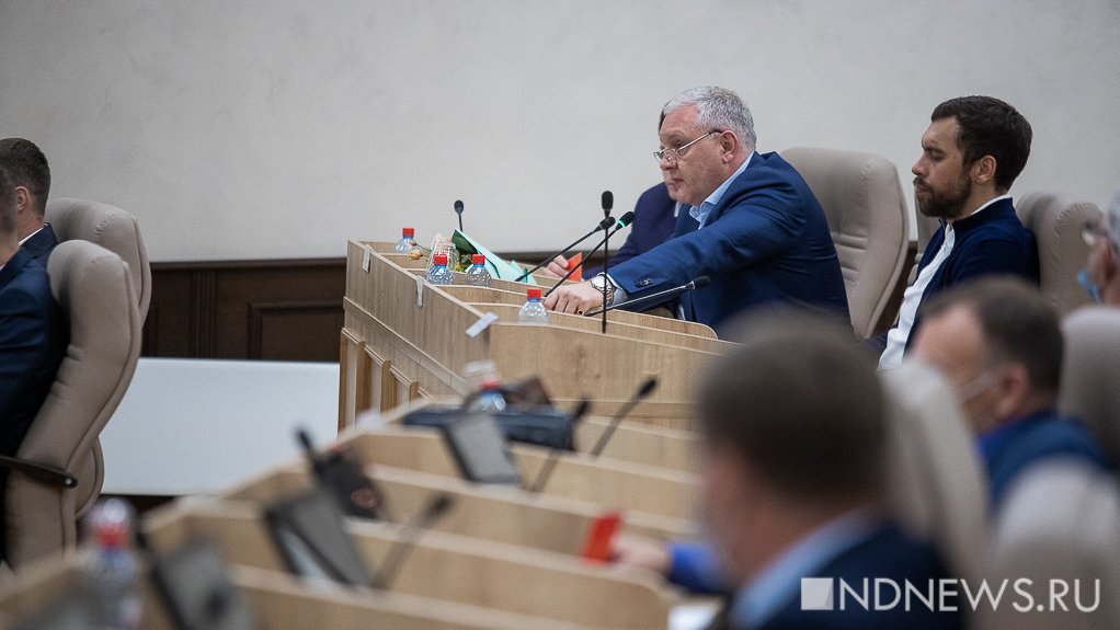 Екатеринбургские депутаты поспорили о расходах районных администраций