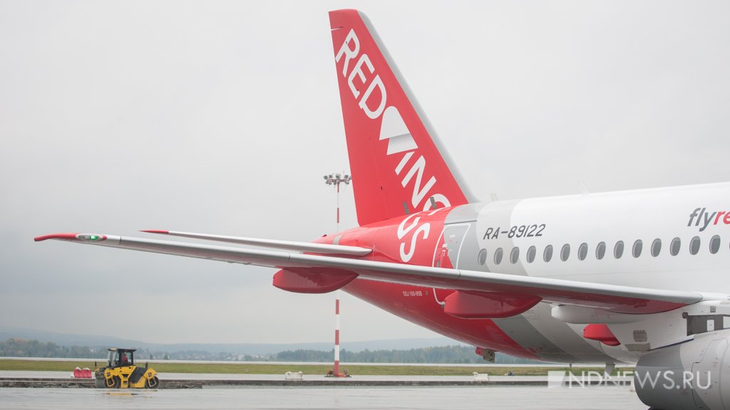 У самолета Red Wings, летевшего в Екатеринбург, отказал двигатель