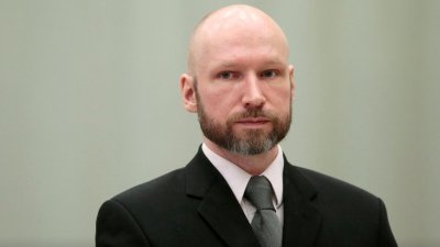 Террорист Брейвик «зиганул» в зале суда
