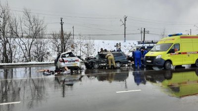 Kia Rio на летней резине врезалась в «Тойоту» с семьей: водитель погиб, два ребенка пострадали (ФОТО)