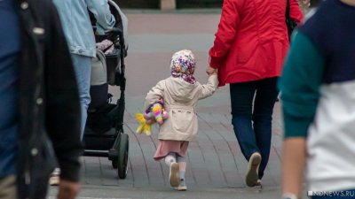 В Челябинске без объяснения причин отобрали у матери трех детей