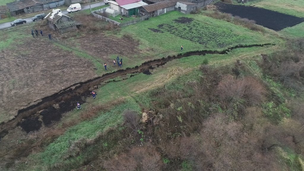 Длина оползня в уральской деревне достигла 123 метров (ФОТО, ВИДЕО)