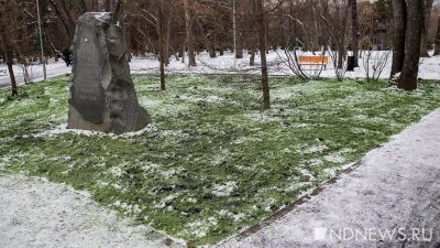 В мэрии объяснили, зачем в Зеленой Роще снег покрасили в зеленый цвет (ФОТО)