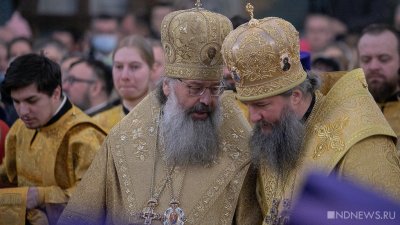 В Храме-на-Крови провели службу бывший и будущий митрополиты (ФОТО)