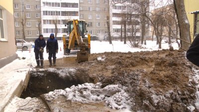 В Екатеринбурге из-за коммунальной аварии затопило улицу (ФОТО, ВИДЕО)