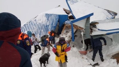 Из-под лавины в Домбае спасены 6 человек