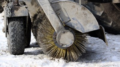 Жители одного из челябинских поселков утопают в снегу: мэрия отказывается финансировать уборку дорог