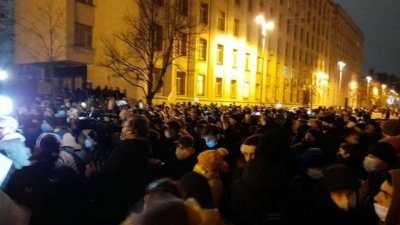 Зеленский спровоцировал войну элит – в Киеве прогнозируют масштабные беспорядки