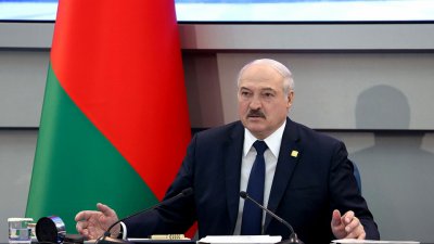 Лукашенко грозит Зеленскому перейти границу и возглавить Украину
