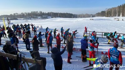 В мороз под Екатеринбургом лыжники устроили забег на 100 километров (ФОТО)