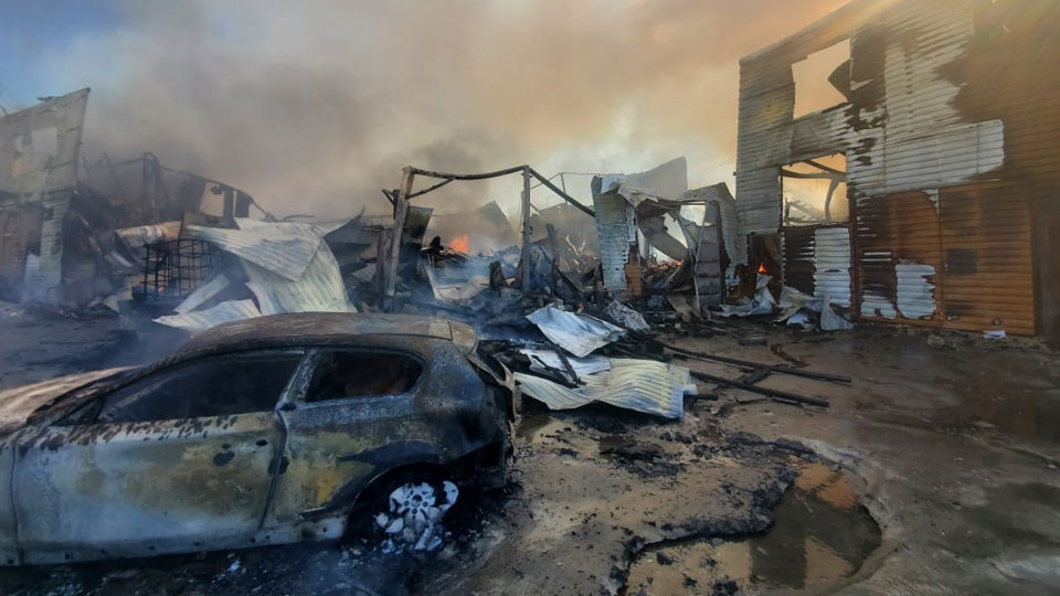 Крупный пожар в Подмосковье: сгорел автосервис и десятки машин