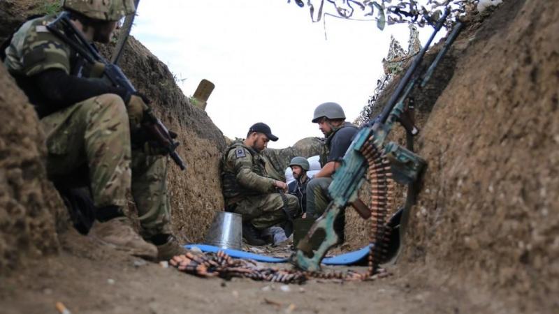 «Все в окопах» – украинский офицер рассказал о полной боевой готовности ВСУ в Донбассе