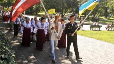 «Запятнали Бандеру» – Всемирный конгресс украинцев изгнал из своих рядов представителей Латвии
