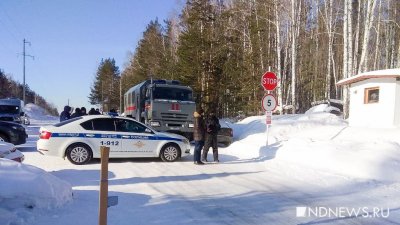 В Среднеуральский монастырь снова приехала полиция: у всех проверяют документы