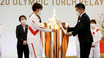 За два дня эстафеты олимпийского огня факел погас дважды