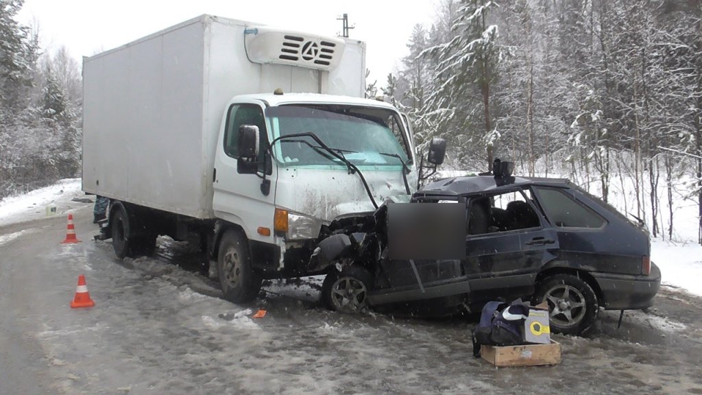 Три человека на «ВАЗе» погибли при столкновении с грузовиком (ФОТО)