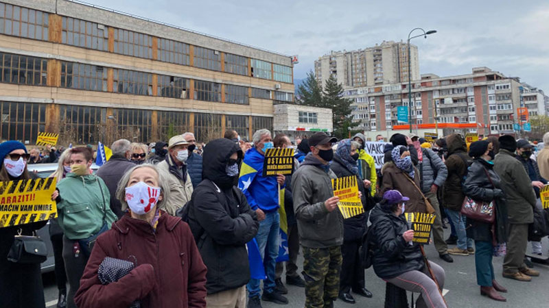 Коронавирусный протест: жители Сараево потребовали отставки правительства