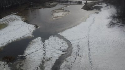 «ЛУКОИЛ-Западная Сибирь» подозревают в попытке скрыть загрязнение нефтепродуктами реки в Сургутском районе