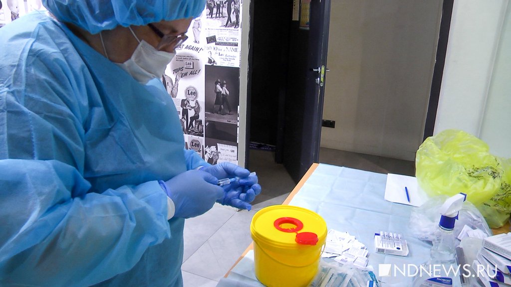 Сделавшим прививку от коронавируса россиянам придется сдавать ПЦР-тест