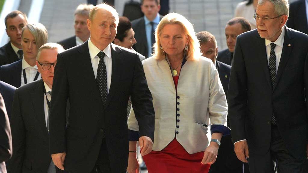 В совет директоров «Роснефти» вошла экс-глава МИД Австрии, на свадьбе которой гулял Путин