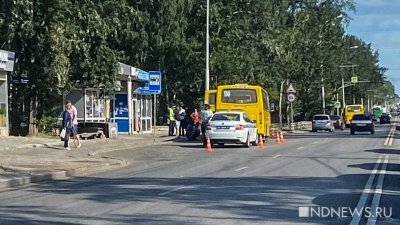 Из-за столкновения автобусов в Екатеринбурге травмировались двое взрослых и ребенок (ФОТО, ВИДЕО)
