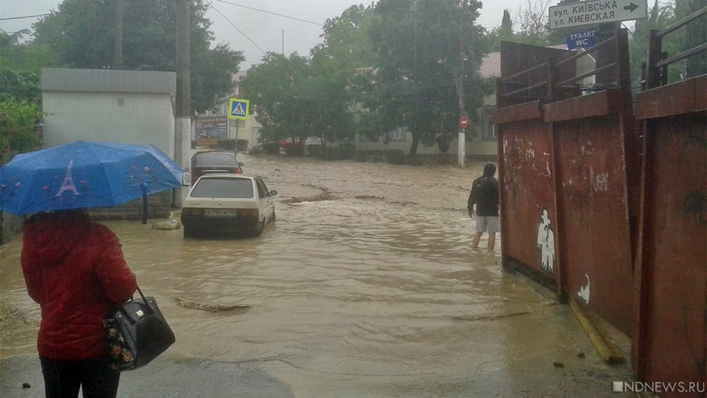 Непогода устроила в Севастополе серьезные коммунальные неприятности
