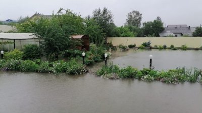 Под Нижним Тагилом смыло дорогу и затопило село (ФОТО)