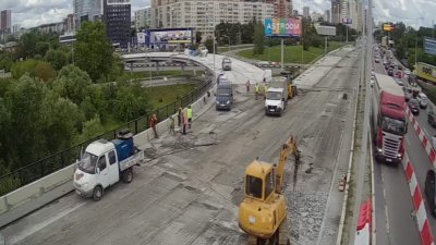 На Кольцовском тракте исчезла пробка и появились рабочие (ФОТО)