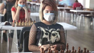 16-летняя студентка колледжа из Екатеринбурга стала одной из 32 лучших шахматисток мира