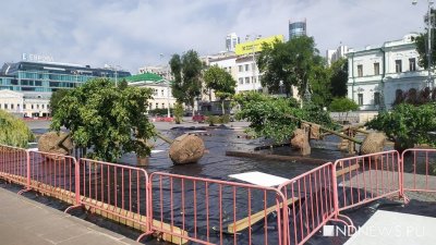 В Екатеринбурге на месяц закроют парковку на площади 1905 года