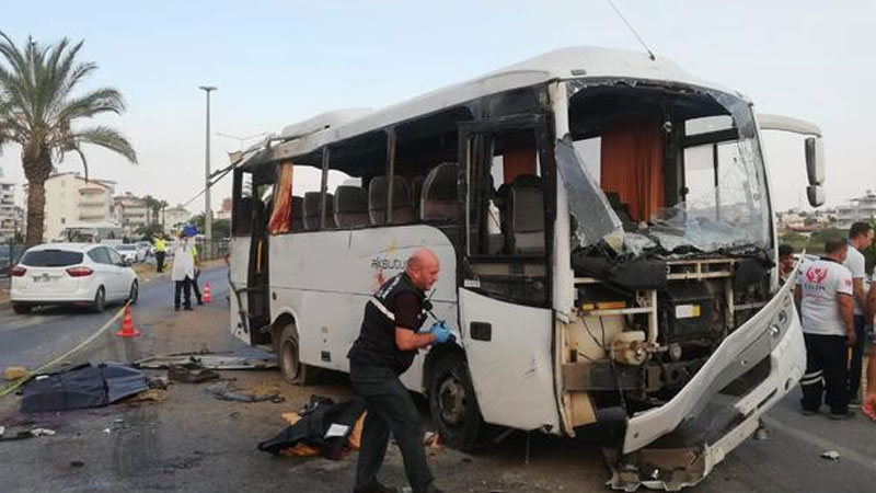 Автобус с российскими туристами попал в аварию в Турции, есть погибшие