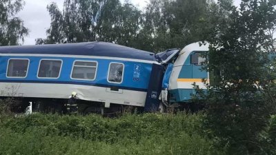 Два пассажирских поезда столкнулись в Чехии: есть погибшие и много раненых