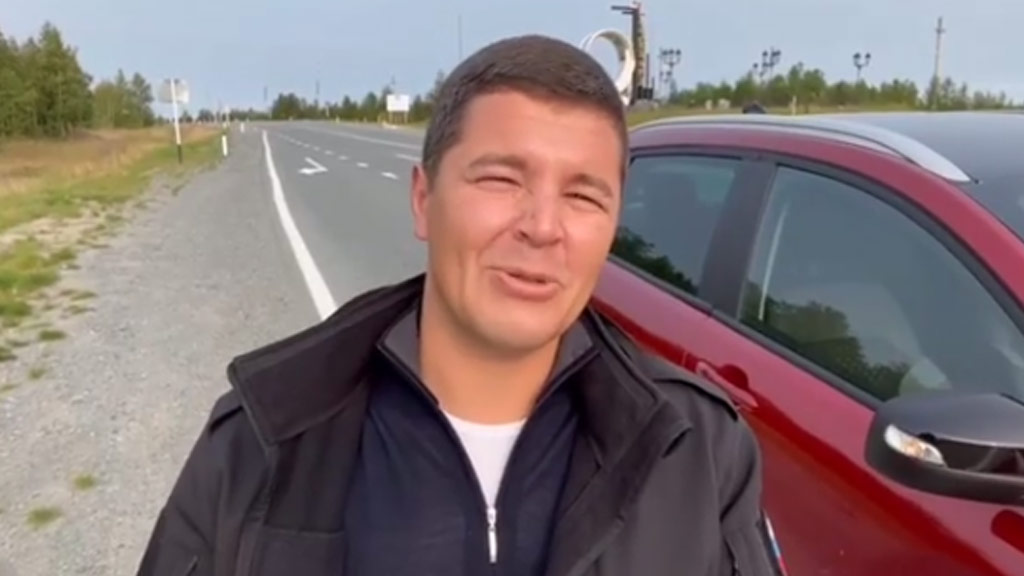 Губернатор Ямала отправился в традиционную поездку по округу на автомобиле