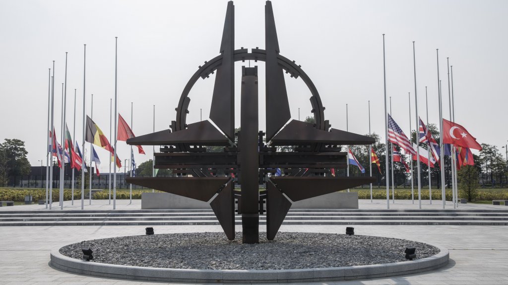 НАТО отправила 700 военных в Косово